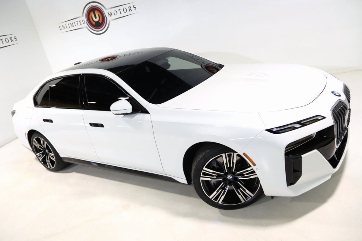 Used 2023 BMW 760i xDrive AWD/4WD image 82