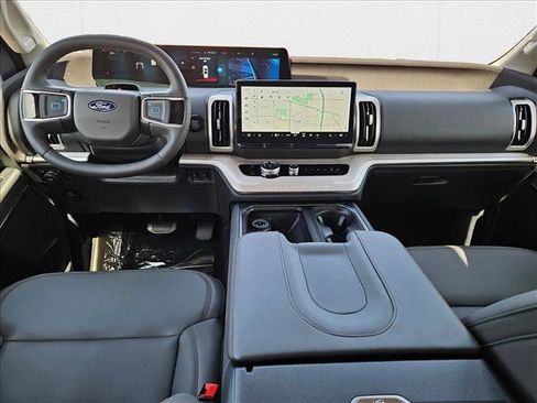 New 2025 Ford Expedition Active image 15