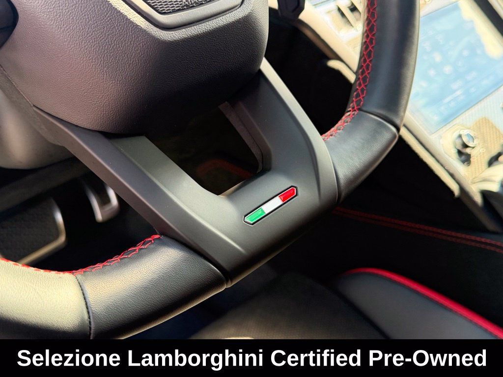 Used 2024 Lamborghini Urus Performante AWD/4WD image 29