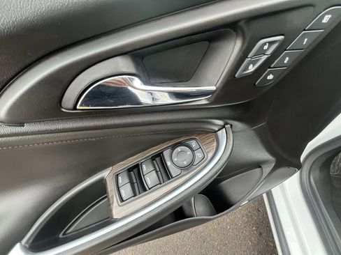 Used 2024 Chevrolet Malibu LT image 24