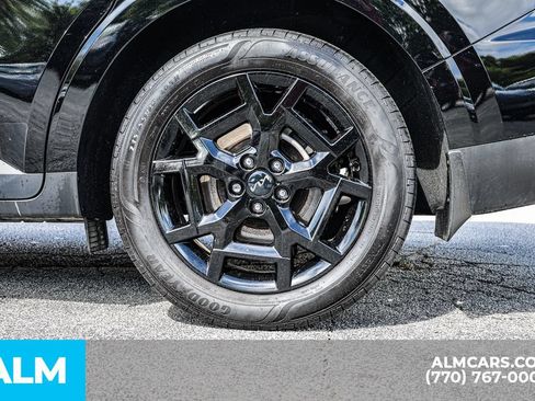 Used 2025 Kia Carnival SX w/ SX Dark Edition Package FWD image 16