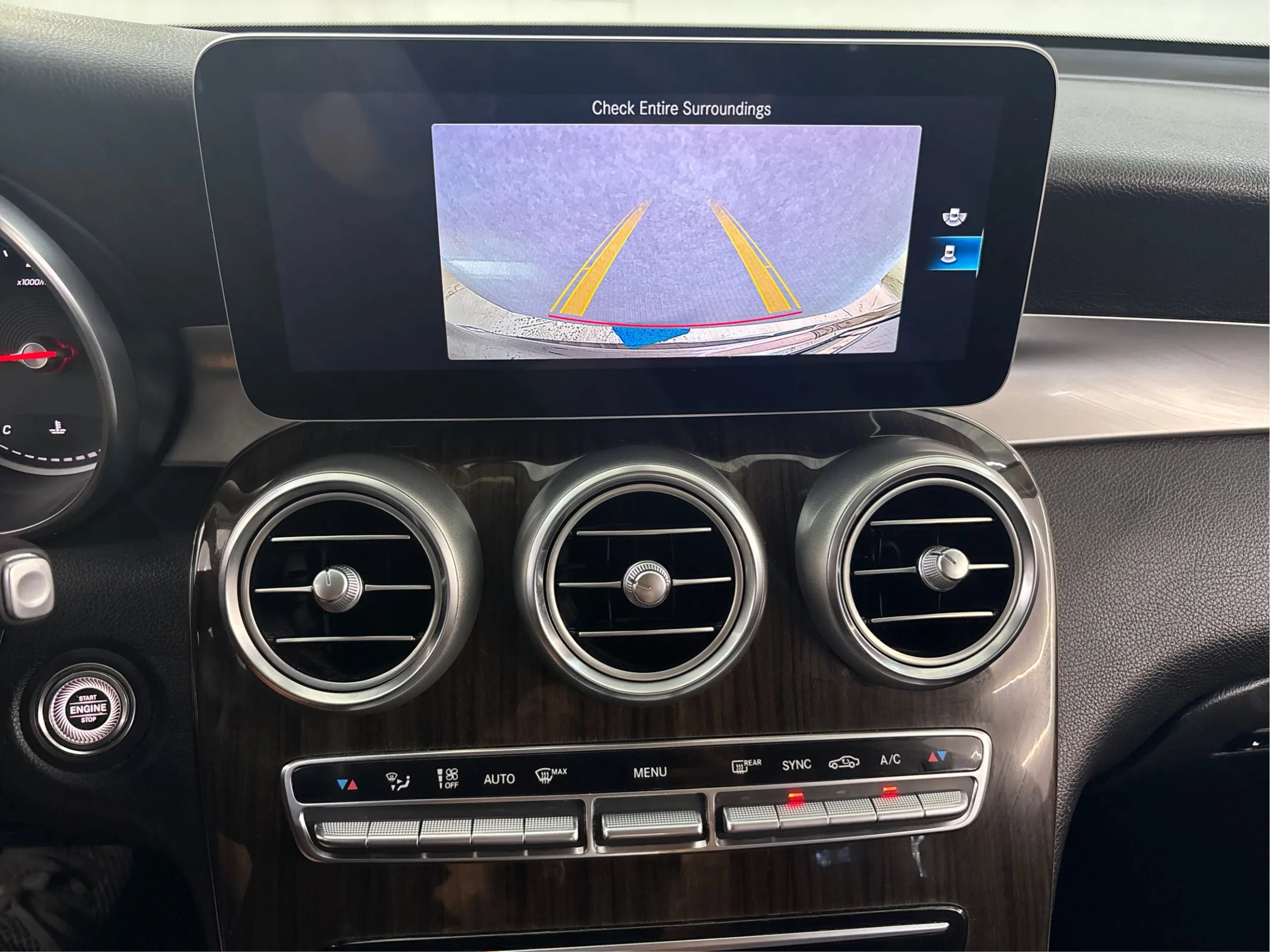 Used 2020 Mercedes-Benz GLC 300 4MATIC image 33
