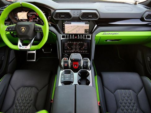 Used 2023 Lamborghini Urus S image 7