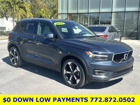 Used 2021 Volvo XC40 T5 Momentum w/ Protection Package Premier image 1