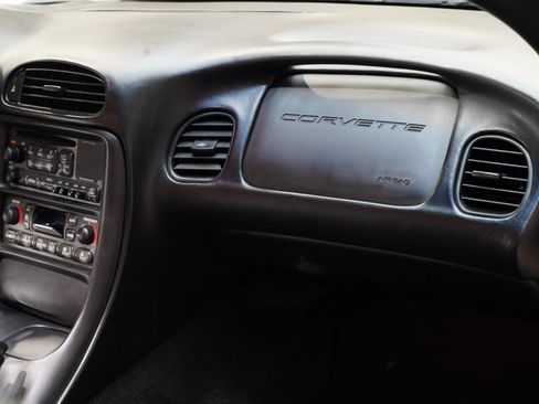 Used 2004 Chevrolet Corvette Convertible w/ Preferred Equipment Group image 30