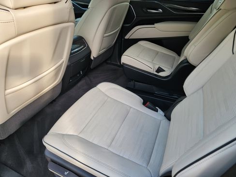 Used 2023 Cadillac Escalade Sport w/ LPO, ONYX Package RWD image 32