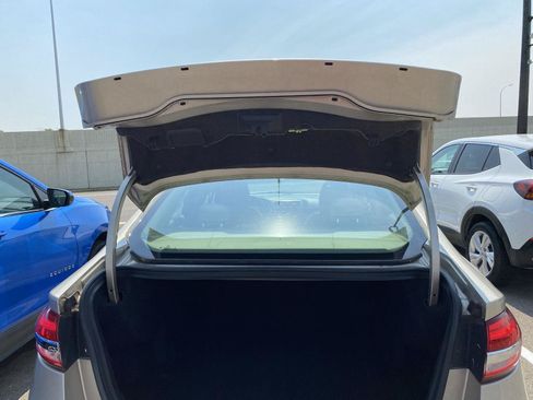 Used 2017 Ford Fusion SE FWD image 32