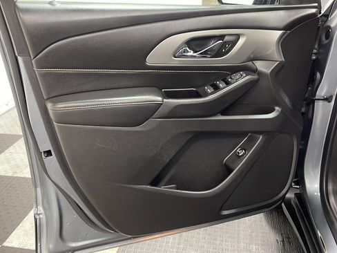 Used 2018 Chevrolet Traverse LT FWD image 9