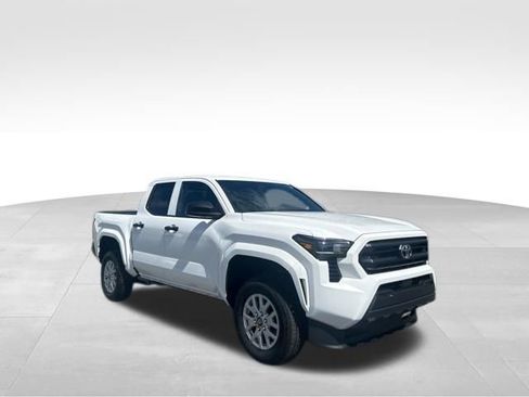 Used 2025 Toyota Tacoma SR w/ SR Upgrade Package image 2