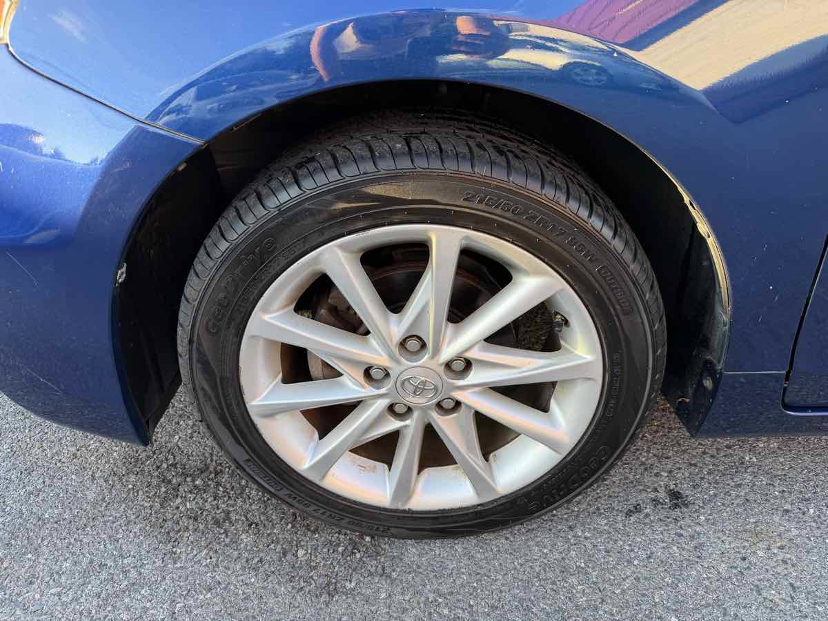 Used 2012 Toyota Prius V Five FWD image 24