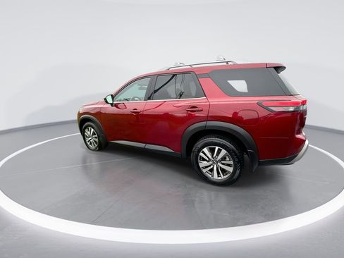 Used 2022 Nissan Pathfinder SL w/ SL Black Package AWD/4WD image 6