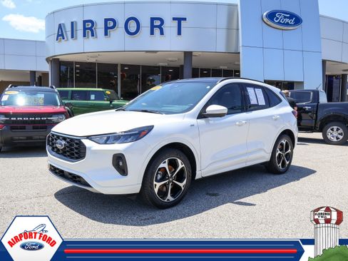 Used 2023 Ford Escape ST-Line Select w/ Tech Pack #2 AWD/4WD image 1
