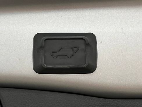 Used 2020 Toyota RAV4 XSE AWD/4WD image 12