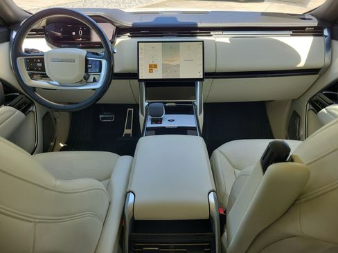Used 2025 Land Rover Range Rover Long Wheelbase Autobiography AWD/4WD image 12