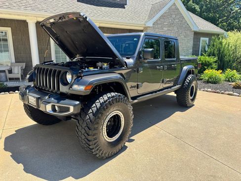 Used 2021 Jeep Gladiator Sport AWD/4WD image 24