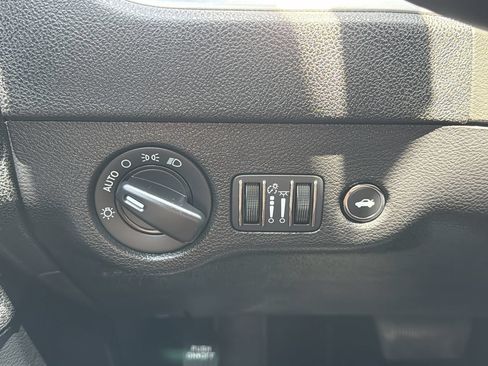 Used 2021 Dodge Charger SXT RWD image 24