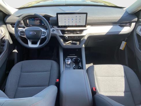 Used 2025 Ford Explorer Active AWD/4WD image 22