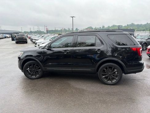 Used 2019 Ford Explorer XLT w/ Equipment Group 202A AWD/4WD image 8