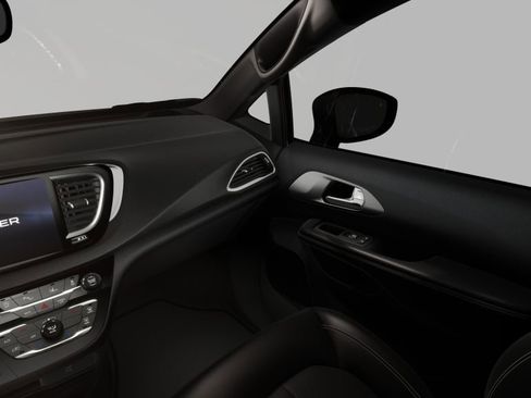 New 2026 Chrysler Voyager LX image 7