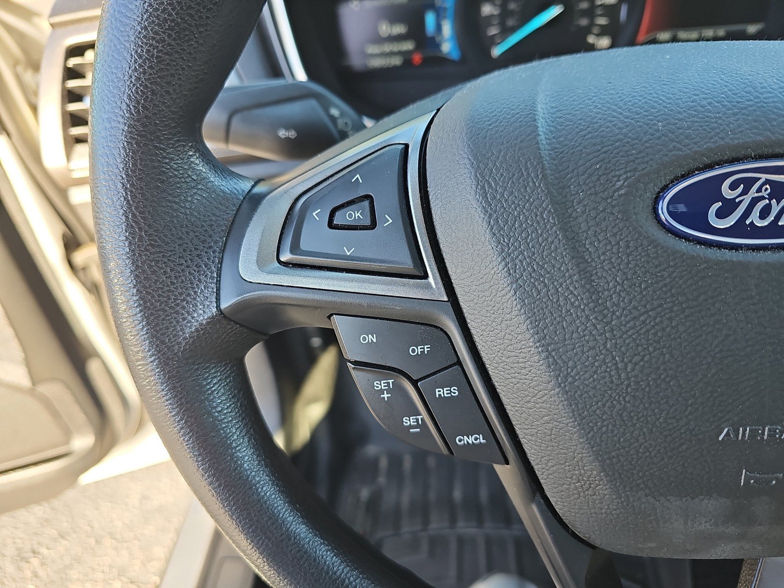 Used 2018 Ford Fusion SE FWD image 17