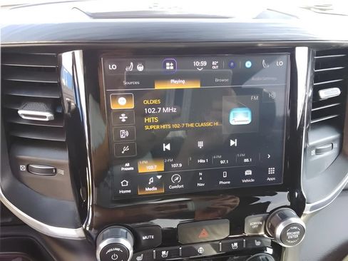 Used 2023 RAM 1500 Laramie AWD/4WD image 13