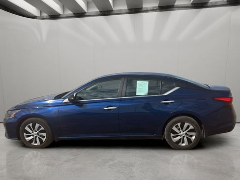 Used 2024 Nissan Altima 2.5 S image 2