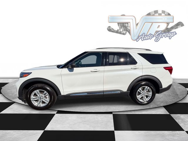 Used 2023 Ford Explorer XLT AWD/4WD image 7