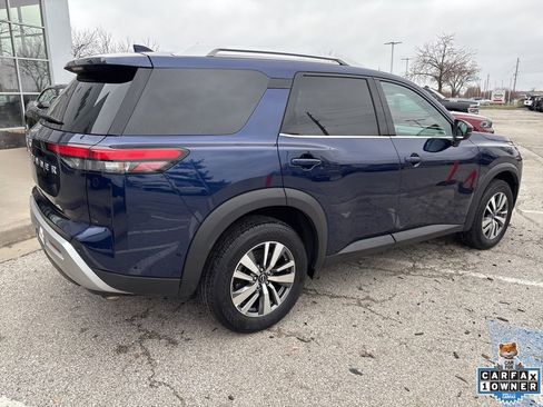 Used 2025 Nissan Pathfinder SL FWD image 31