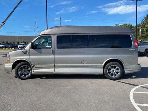 Used 2013 GMC Savana 2500 Extended RWD image 6