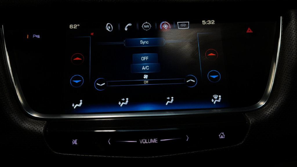 Used 2018 Cadillac XT5 Luxury w/ Driver Awareness Package AWD/4WD image 30