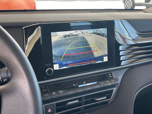 Used 2025 Toyota Camry LE image 17