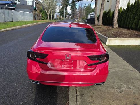 Used 2018 Honda Accord Sport image 6