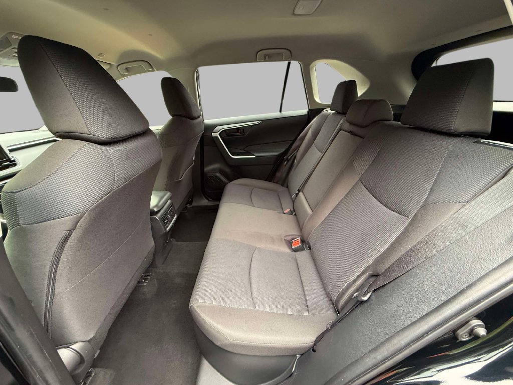 Used 2025 Toyota RAV4 LE AWD/4WD image 18