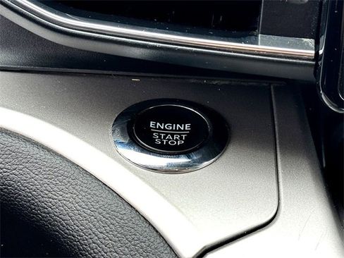 Used 2022 Ford Explorer XLT w/ Equipment Group 202A image 20