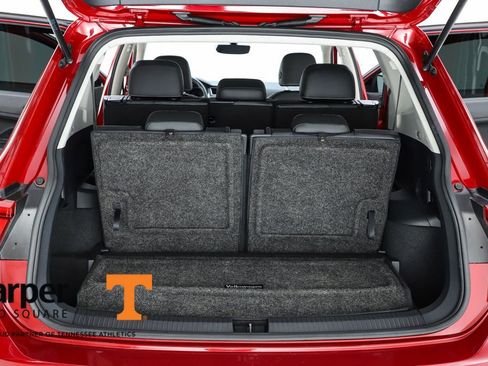 Used 2021 Volkswagen Tiguan SE image 67