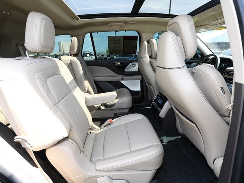 Certified 2023 Lincoln Aviator Reserve w/ Equipment Group 201A AWD/4WD image 24