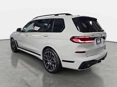 New 2026 BMW X7 M60i image 7