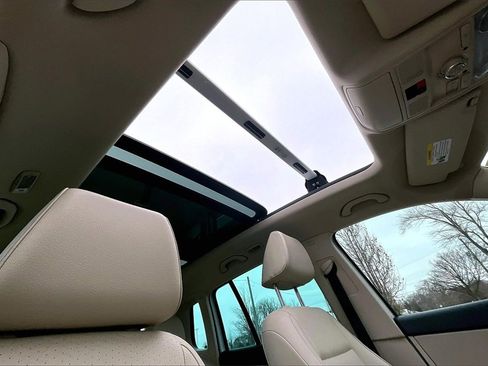 Used 2016 Volkswagen Tiguan SE image 24