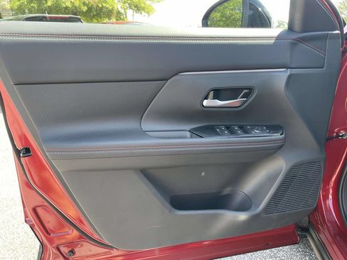 New 2026 Nissan Kicks SR w/ SR Premium Package FWD image 13