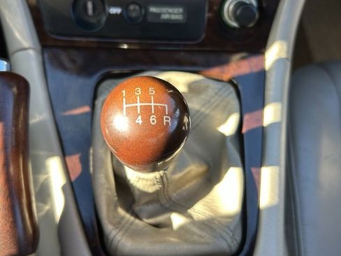 Used 2000 MAZDA MX-5 Miata image 18