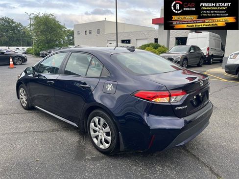 Used 2022 Toyota Corolla LE FWD image 4
