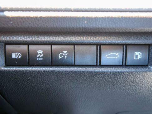 Used 2025 Toyota Camry SE w/ Multimedia Upgrade Package image 19