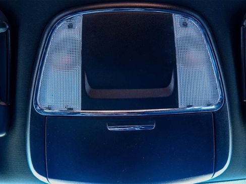 Used 2019 Dodge Charger SXT w/ Blacktop Package image 27