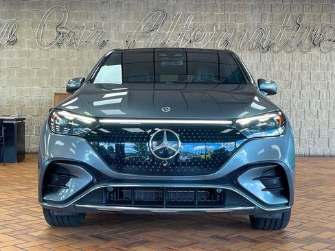 Used 2023 Mercedes-Benz EQE 500 4MATIC SUV image 3