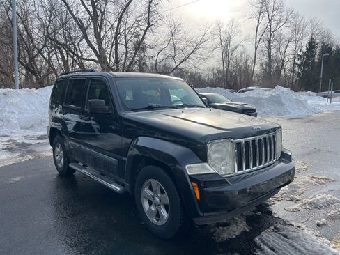 Used 2009 Jeep Liberty Sport w/ Popular Equipment Group image 3