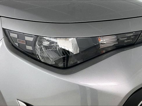 Used 2025 Kia Soul LX image 32