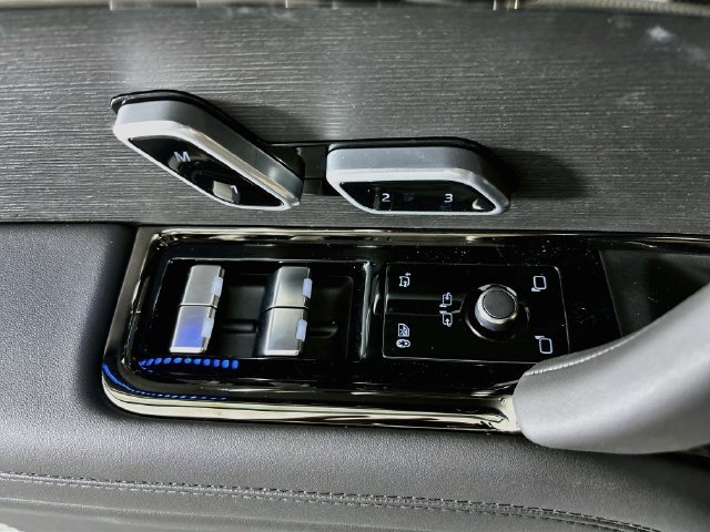 New 2027 Land Rover Range Rover Sport Dynamic SE AWD/4WD image 19