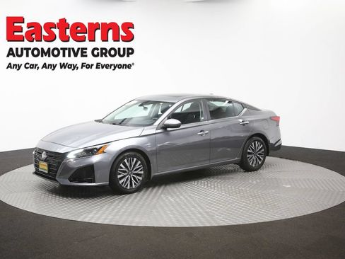 Used 2023 Nissan Altima 2.5 SV w/ SV Premium Package FWD image 57