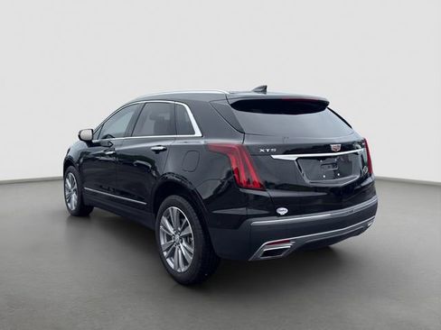 Used 2025 Cadillac XT5 Premium Luxury w/ Technology Package FWD image 4