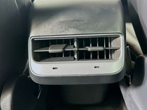 Used 2022 Tesla Model Y Performance image 25